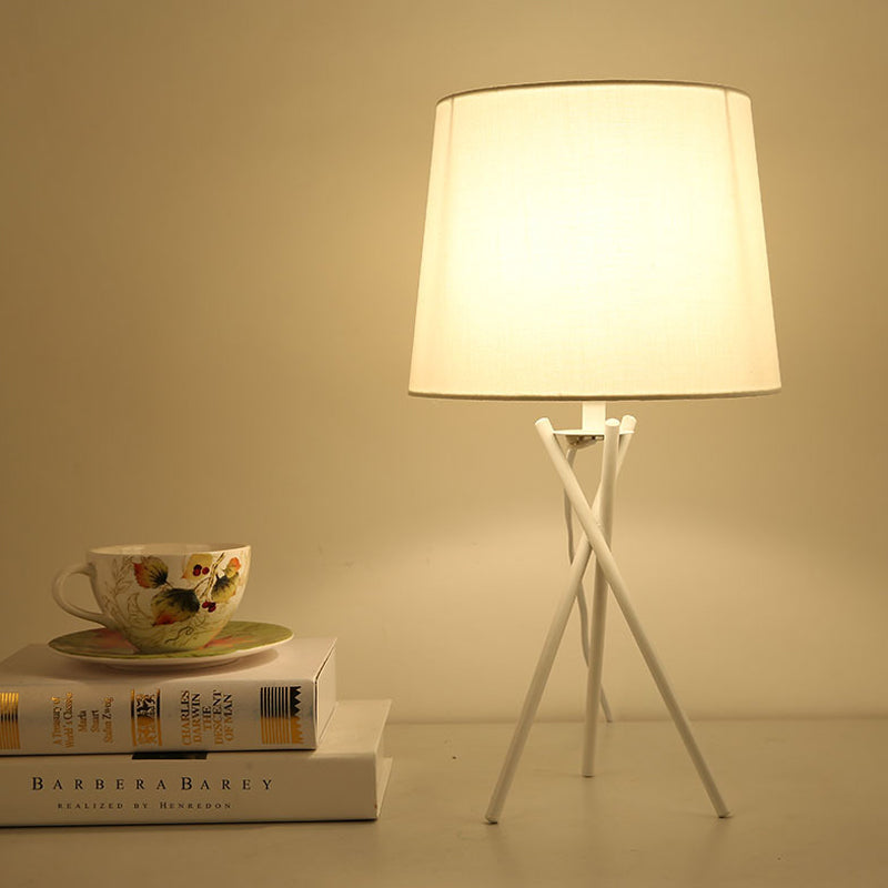 Modern Minimalist Table Lamp with Drum Shade