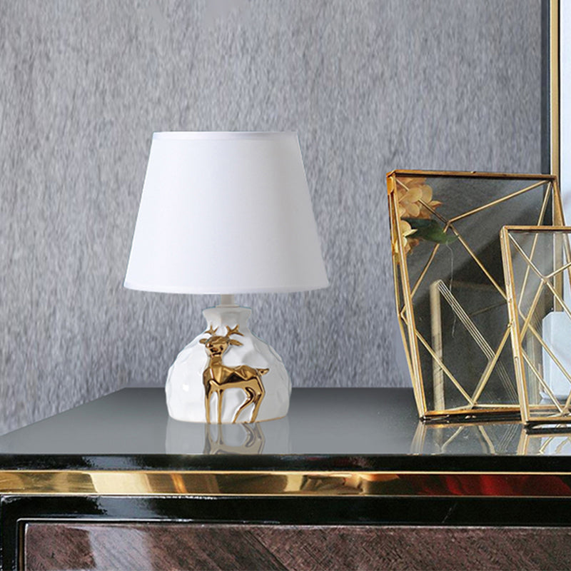 Elegant Table Lamp with Tapered Deer Vase Base