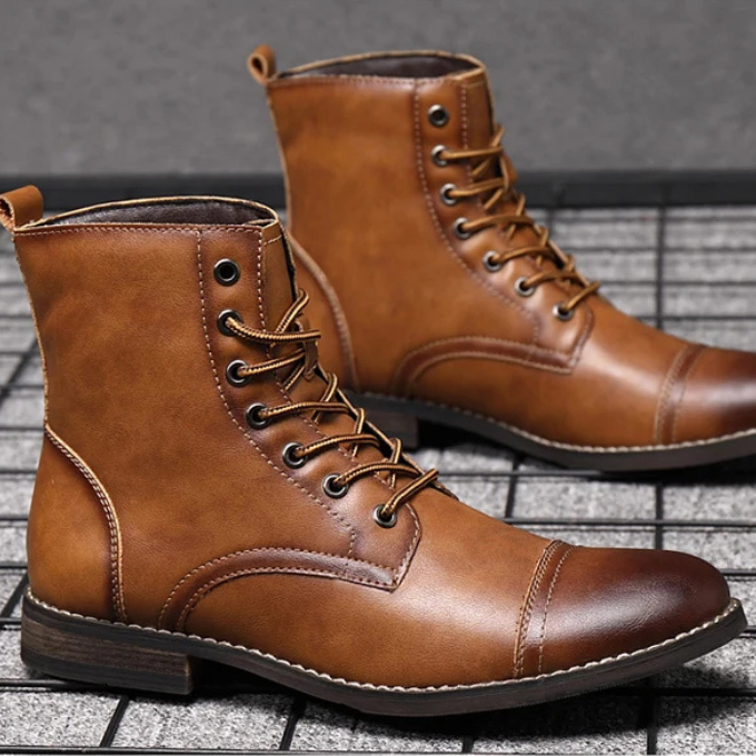 Men’s Vintage Lace-Up Boots