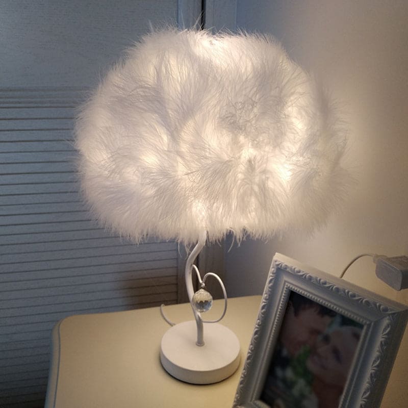 Scandinavian romantic Feather table lamp