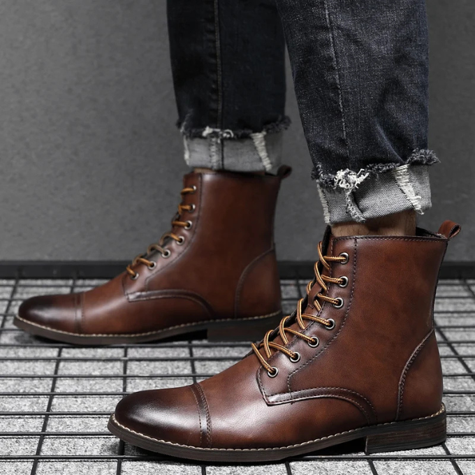 Men’s Vintage Lace-Up Boots