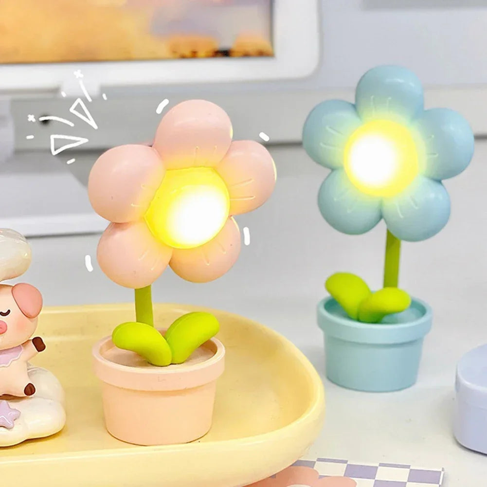 Flower Table Lamp - Small Floral Design for Soft Ambient Lighting