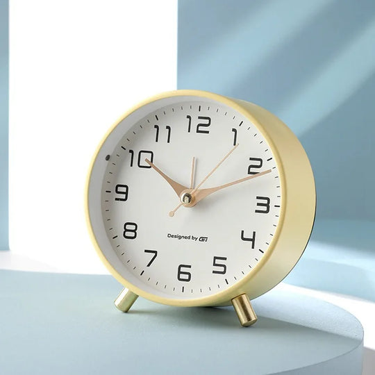 Silent Scandinavian Table Clock with Minimalist Design