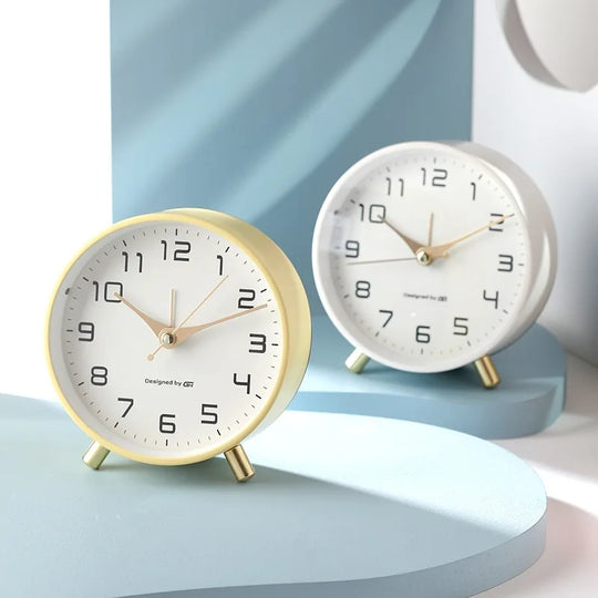 Silent Scandinavian Table Clock with Minimalist Design