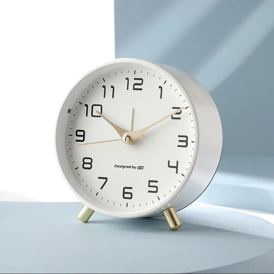 Silent Scandinavian Table Clock with Minimalist Design