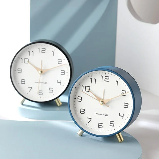Silent Scandinavian Table Clock with Minimalist Design