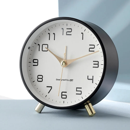 Silent Scandinavian Table Clock with Minimalist Design