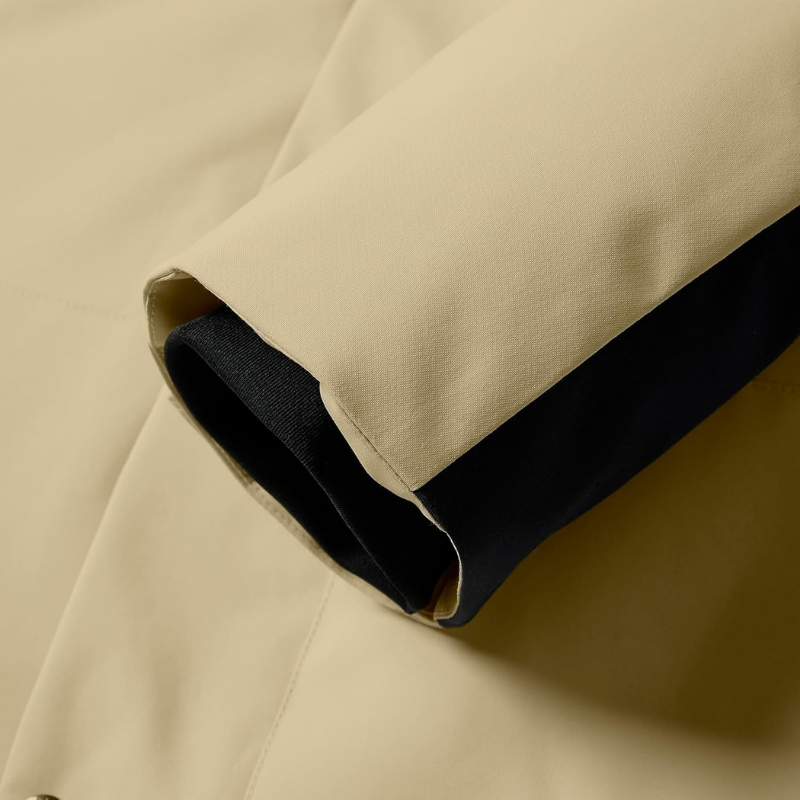 Women's ski jacket with hood and pockets