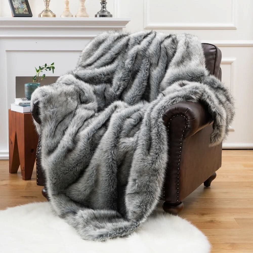 Luxurious Faux Fur Blanket – Soft, Warm & Elegant for Any Room