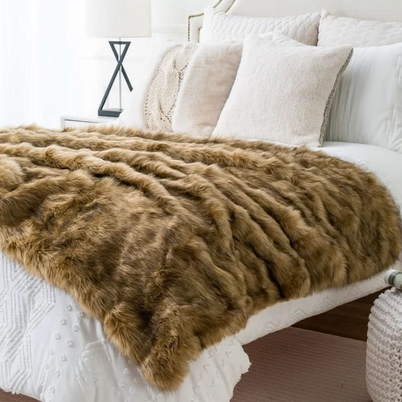 Luxurious Faux Fur Blanket – Soft, Warm & Elegant for Any Room