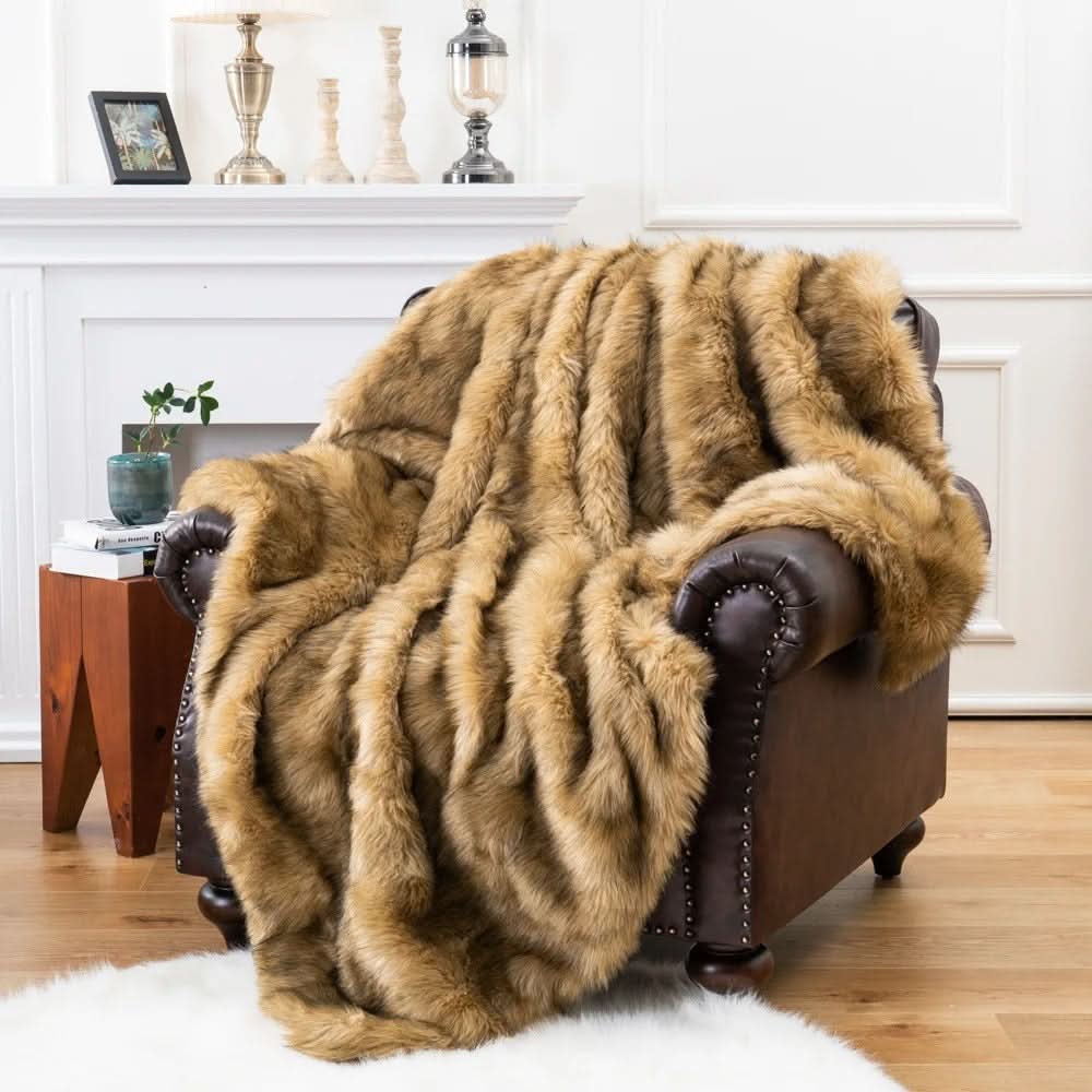 Luxurious Faux Fur Blanket – Soft, Warm & Elegant for Any Room