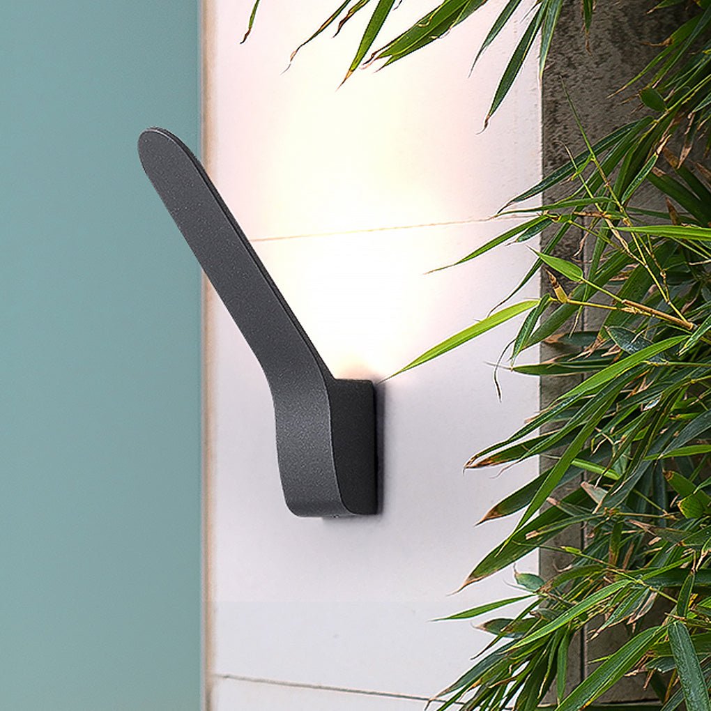 Modern LED Waterproof Outdoor Wall Light for Courtyard Balcony