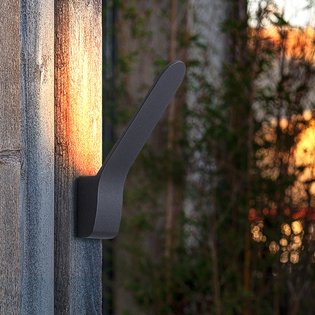 Modern LED Waterproof Outdoor Wall Light for Courtyard Balcony